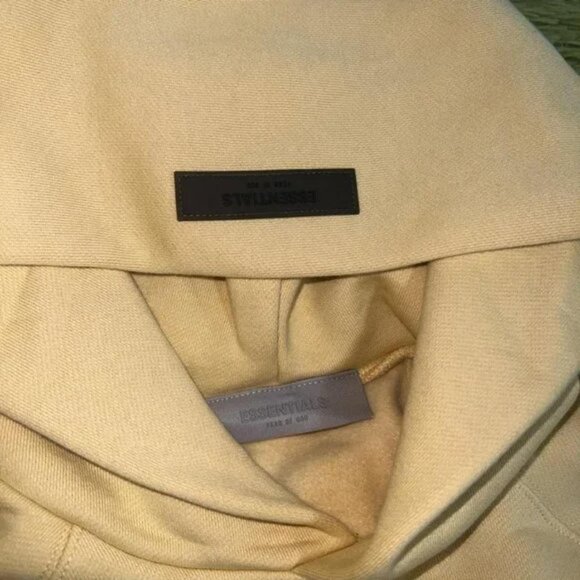ESSENTIALS FEAR OF GOD Spring 2022 Yellow Kids Hoodie Sweatshirt Size 8 - Picture 2 of 3
